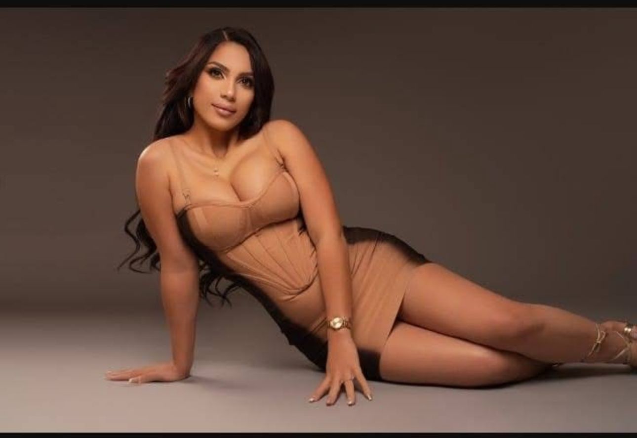 Escort - ISABELA - Ibiza Tops